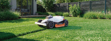 Laden Sie das Bild in den Galerie-Viewer, Mammotion LUBA 3 AWD 3000 Mähroboter – Für 3000 m² Rasen, 360° LiDAR, NetRTK &amp; KI-Vision