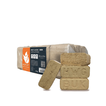 Laden Sie das Bild in den Galerie-Viewer, Heizfuxx RUF Original Red Hartholzbriketts – 960 kg Palette (96 x 10 kg) Hochverdichtete RUF Holzbriketts für Kamin &amp; Ofen